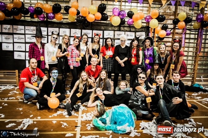Zdjęcie w galerii na portalu naszraciborz.pl: Halloweenowy Bal Charytatywny z wielką pompą w SP 15 wiadomości z regionu