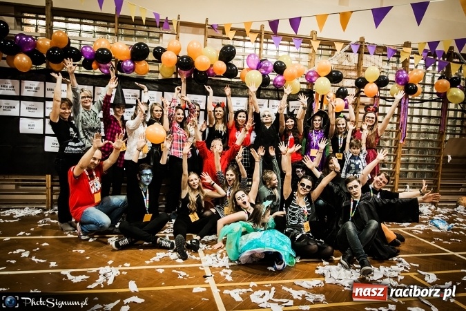 Zdjęcie w galerii na portalu naszraciborz.pl: Halloweenowy Bal Charytatywny z wielką pompą w SP 15 wiadomości z regionu