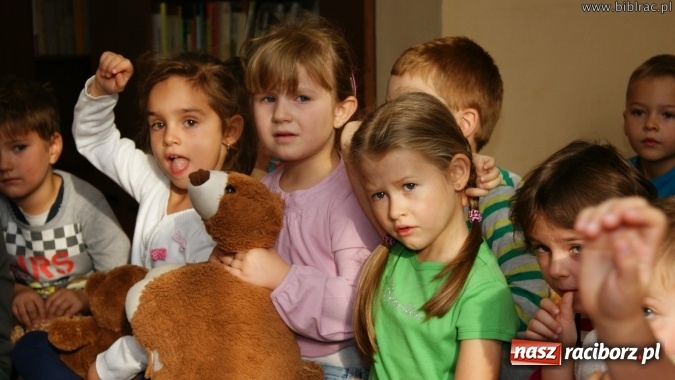 Zdjęcie w galerii na portalu naszraciborz.pl: Światowy Dzień Pluszowego Misia w bibliotece w Markowicach  wiadomości z regionu