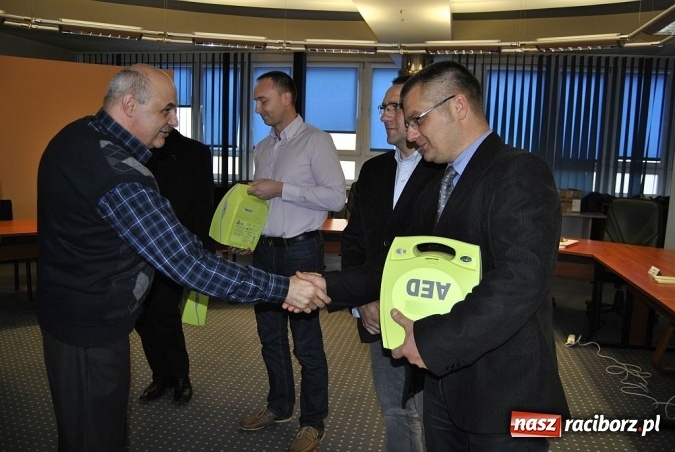 Zdjęcie w galerii na portalu naszraciborz.pl: Nowe defibrylatory zwiększą bezpieczeństwo pracowników Rafako wiadomości z regionu