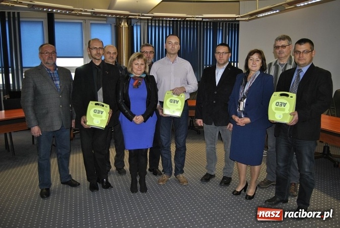 Zdjęcie w galerii na portalu naszraciborz.pl: Nowe defibrylatory zwiększą bezpieczeństwo pracowników Rafako wiadomości z regionu
