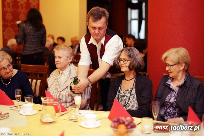 Zdjęcie w galerii na portalu naszraciborz.pl: Raciborscy seniorzy spotkali się w Raciborskiej wiadomości z regionu