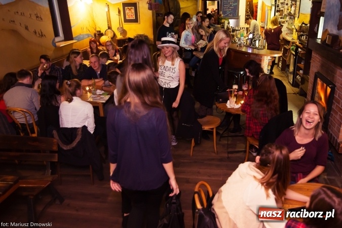 Zdjęcie w galerii na portalu naszraciborz.pl: Raciborscy studenci świętowali otrzęsiny! Chrzest żaków pierwszego roku PWSZ już za nami  wiadomości z regionu