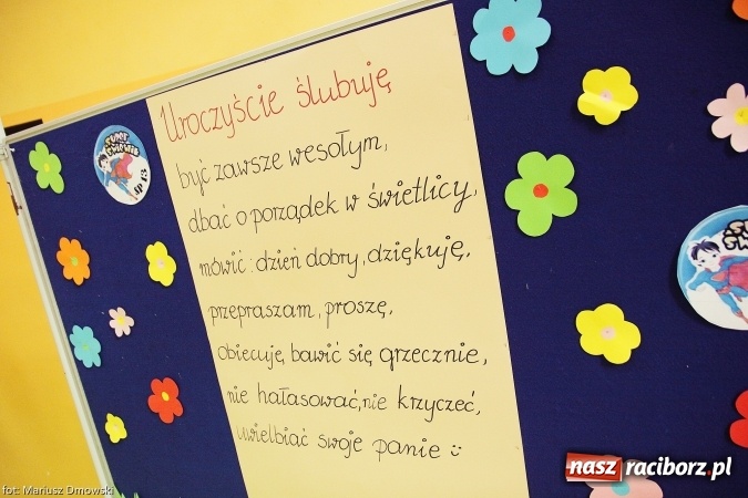 Zdjęcie w galerii na portalu naszraciborz.pl: Pierwszokolasiści SP 13 dołączyli do grona świetlików  wiadomości z regionu