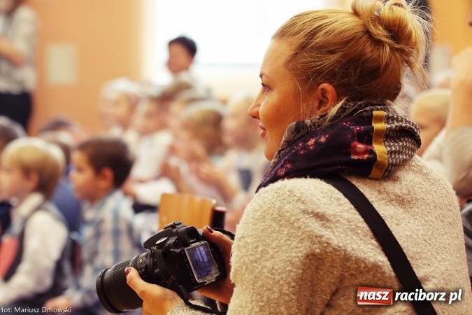 Zdjęcie w galerii na portalu naszraciborz.pl: Pierwszokolasiści SP 13 dołączyli do grona świetlików  wiadomości z regionu