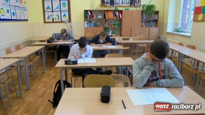 Zdjęcie w galerii na portalu naszraciborz.pl: Etap szkolny II Gimnazjalnej Olimpiady Przedsiębiorczości   wiadomości z regionu