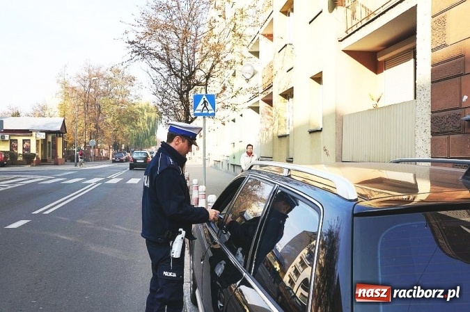 Zdjęcie w galerii na portalu naszraciborz.pl: Policyjna akcja Piesi - 59 mandatów i 7 pouczeń wiadomości z regionu