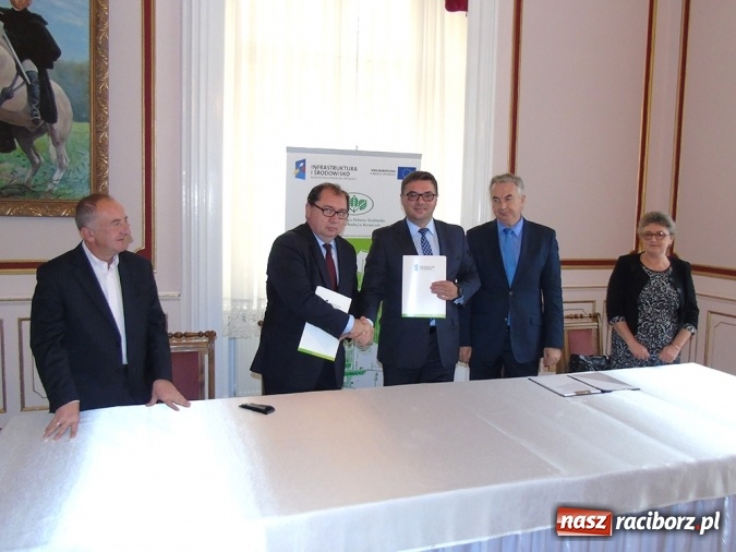 Zdjęcie w galerii na portalu naszraciborz.pl: Oczyszczalnia ściek&oacute;w typu lemna w Świerklańcu będzie przebudowana wiadomości z regionu