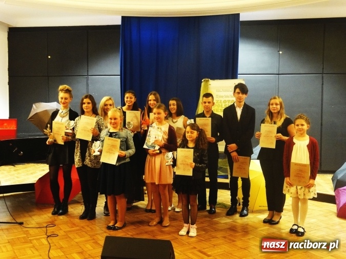 Zdjęcie w galerii na portalu naszraciborz.pl: Aleksandra Figurniak z Grand Prix Festiwalu Złota Polska Jesień  wiadomości z regionu