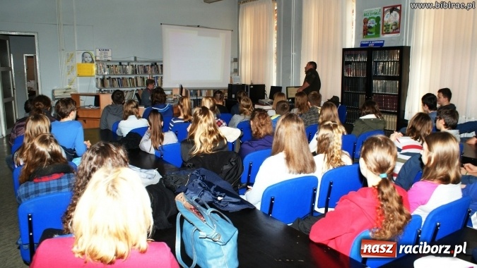 Zdjęcie w galerii na portalu naszraciborz.pl: Ekolekcja w bibliotece na Rynku wiadomości z regionu