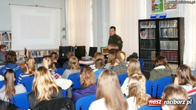 Zdjęcie w galerii na portalu naszraciborz.pl: Ekolekcja w bibliotece na Rynku wiadomości z regionu