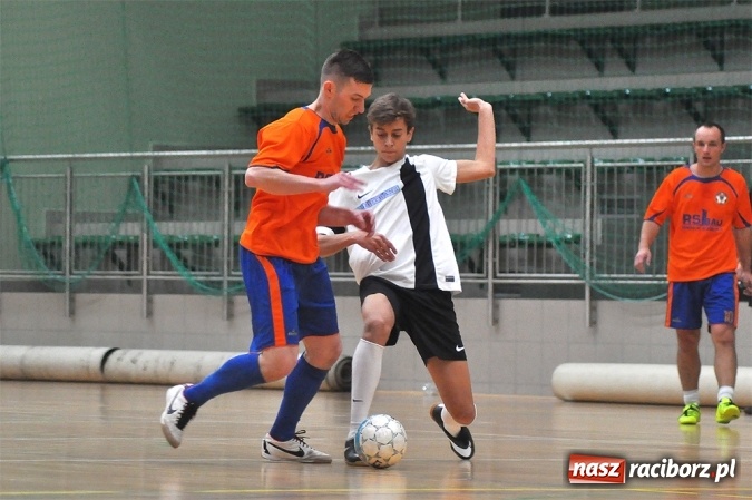 Zdjęcie w galerii na portalu naszraciborz.pl: Trzymej Ściana i Grotrans wygrywają na inaugurację HLPN wiadomości z regionu