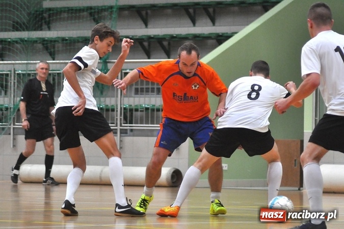 Zdjęcie w galerii na portalu naszraciborz.pl: Trzymej Ściana i Grotrans wygrywają na inaugurację HLPN wiadomości z regionu