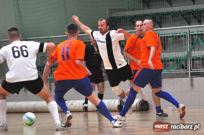 Zdjęcie w galerii na portalu naszraciborz.pl: Trzymej Ściana i Grotrans wygrywają na inaugurację HLPN wiadomości z regionu