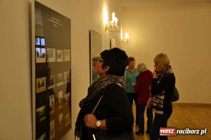 Zdjęcie w galerii na portalu naszraciborz.pl: Spotkanie poświęcone historii fotografii na Zamku Piastowskim wiadomości z regionu
