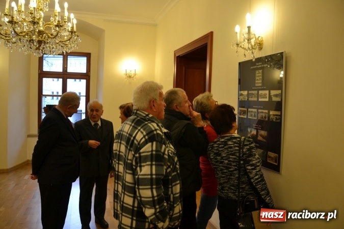 Zdjęcie w galerii na portalu naszraciborz.pl: Spotkanie poświęcone historii fotografii na Zamku Piastowskim wiadomości z regionu
