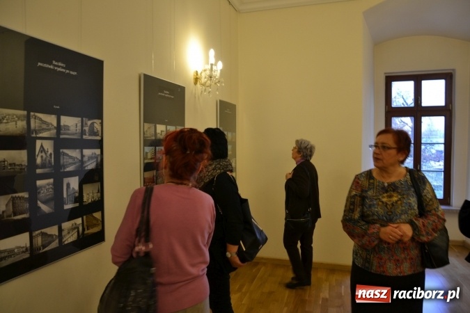 Zdjęcie w galerii na portalu naszraciborz.pl: Spotkanie poświęcone historii fotografii na Zamku Piastowskim wiadomości z regionu