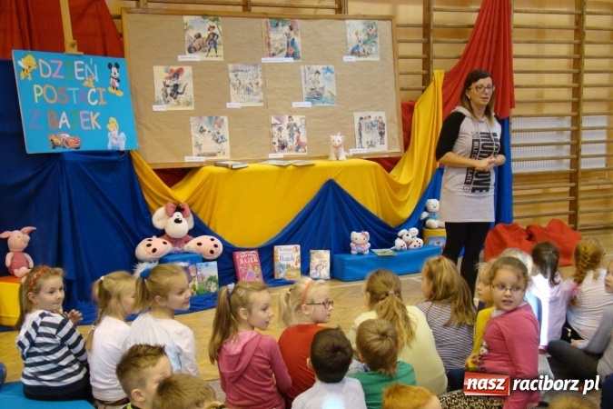 Zdjęcie w galerii na portalu naszraciborz.pl: Uczniowie Szkoły Podstawowej w Krzanowicach w Krainie Bajek wiadomości z regionu