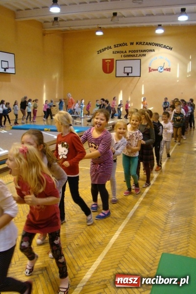 Zdjęcie w galerii na portalu naszraciborz.pl: Uczniowie Szkoły Podstawowej w Krzanowicach w Krainie Bajek wiadomości z regionu