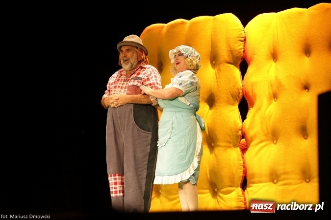 Zdjęcie w galerii na portalu naszraciborz.pl: Jaś i Małgosia w RCK przy pełnej widowni wiadomości z regionu