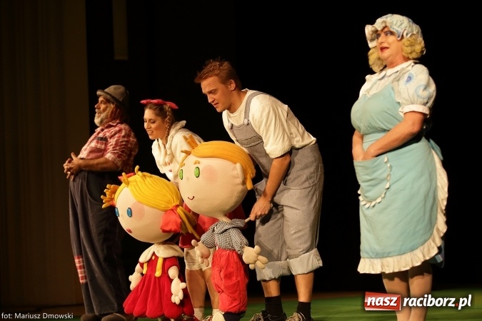 Zdjęcie w galerii na portalu naszraciborz.pl: Jaś i Małgosia w RCK przy pełnej widowni wiadomości z regionu