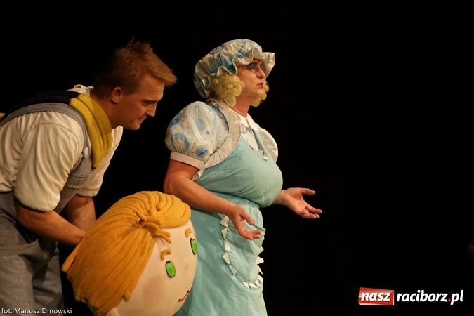 Zdjęcie w galerii na portalu naszraciborz.pl: Jaś i Małgosia w RCK przy pełnej widowni wiadomości z regionu