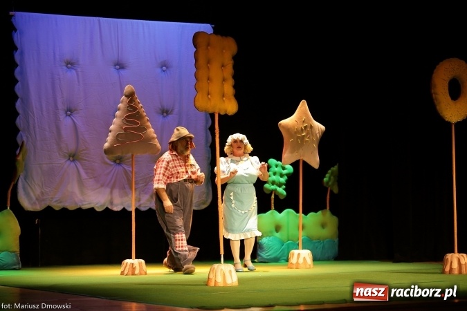 Zdjęcie w galerii na portalu naszraciborz.pl: Jaś i Małgosia w RCK przy pełnej widowni wiadomości z regionu