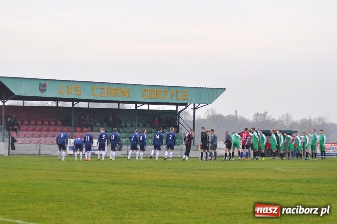 Zdjęcie w galerii na portalu naszraciborz.pl: Gol w doliczonym czasie dał trzy punkty Rudom wiadomości z regionu