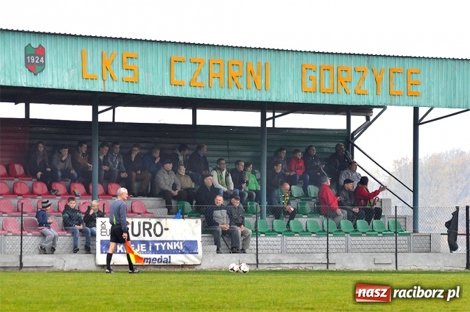 Zdjęcie w galerii na portalu naszraciborz.pl: Gol w doliczonym czasie dał trzy punkty Rudom wiadomości z regionu