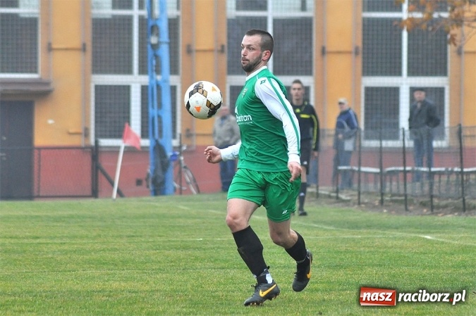 Zdjęcie w galerii na portalu naszraciborz.pl: Gol w doliczonym czasie dał trzy punkty Rudom wiadomości z regionu