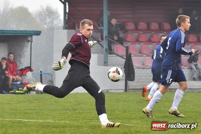 Zdjęcie w galerii na portalu naszraciborz.pl: Gol w doliczonym czasie dał trzy punkty Rudom wiadomości z regionu