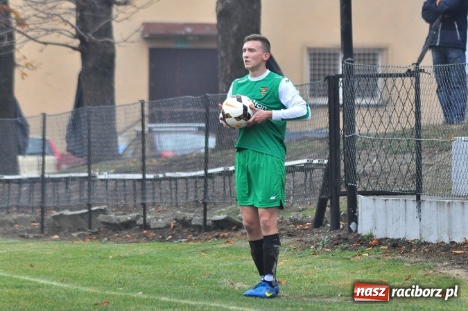Zdjęcie w galerii na portalu naszraciborz.pl: Gol w doliczonym czasie dał trzy punkty Rudom wiadomości z regionu