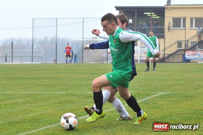 Zdjęcie w galerii na portalu naszraciborz.pl: Gol w doliczonym czasie dał trzy punkty Rudom wiadomości z regionu