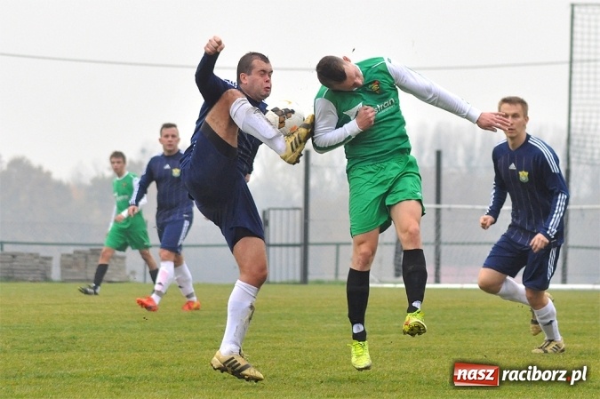 Zdjęcie w galerii na portalu naszraciborz.pl: Gol w doliczonym czasie dał trzy punkty Rudom wiadomości z regionu