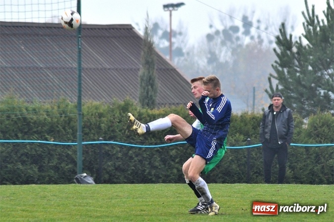 Zdjęcie w galerii na portalu naszraciborz.pl: Gol w doliczonym czasie dał trzy punkty Rudom wiadomości z regionu