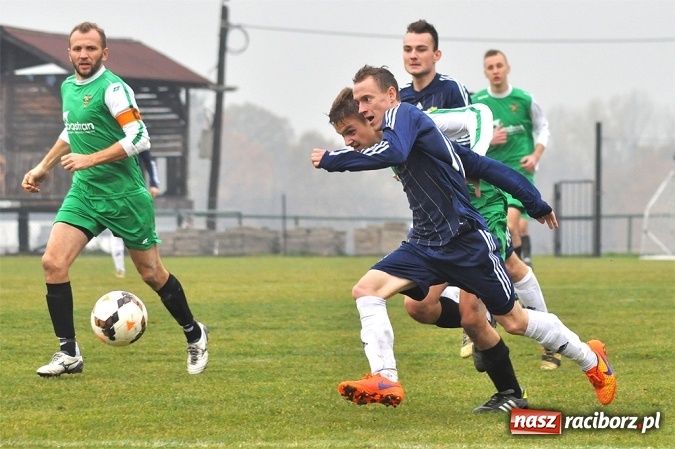 Zdjęcie w galerii na portalu naszraciborz.pl: Gol w doliczonym czasie dał trzy punkty Rudom wiadomości z regionu