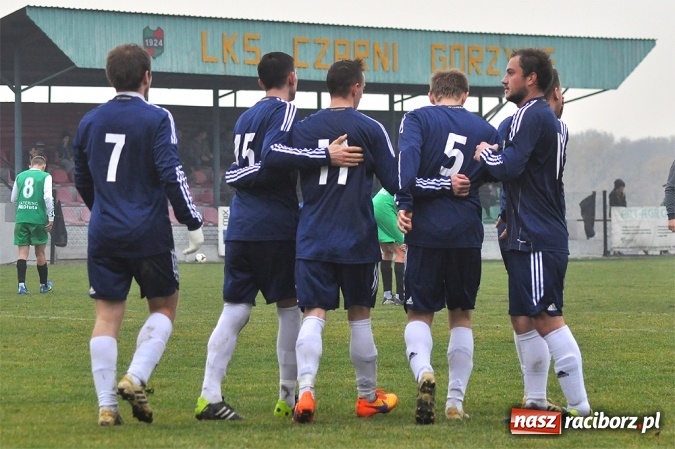 Zdjęcie w galerii na portalu naszraciborz.pl: Gol w doliczonym czasie dał trzy punkty Rudom wiadomości z regionu