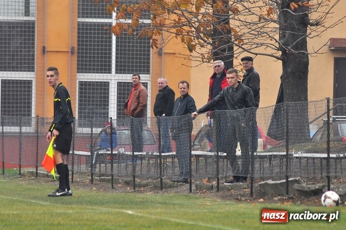 Zdjęcie w galerii na portalu naszraciborz.pl: Gol w doliczonym czasie dał trzy punkty Rudom wiadomości z regionu