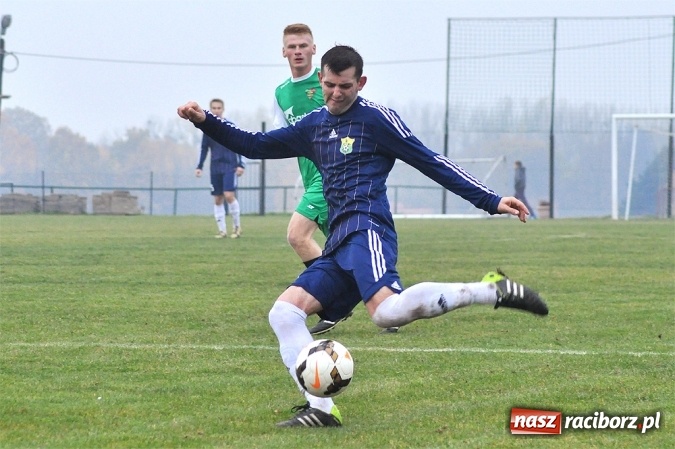 Zdjęcie w galerii na portalu naszraciborz.pl: Gol w doliczonym czasie dał trzy punkty Rudom wiadomości z regionu