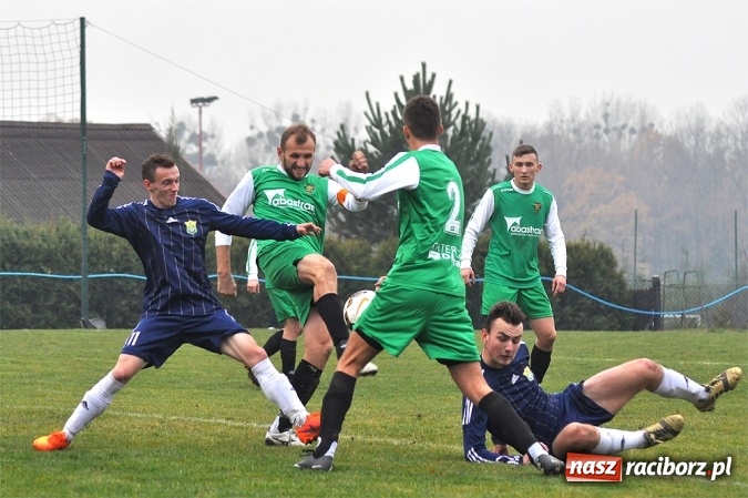 Zdjęcie w galerii na portalu naszraciborz.pl: Gol w doliczonym czasie dał trzy punkty Rudom wiadomości z regionu