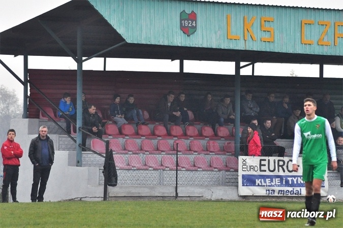 Zdjęcie w galerii na portalu naszraciborz.pl: Gol w doliczonym czasie dał trzy punkty Rudom wiadomości z regionu