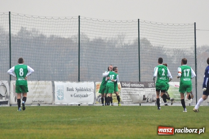 Zdjęcie w galerii na portalu naszraciborz.pl: Gol w doliczonym czasie dał trzy punkty Rudom wiadomości z regionu