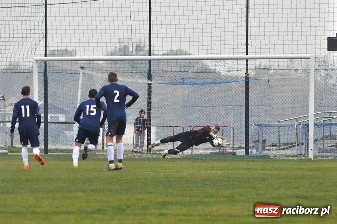 Zdjęcie w galerii na portalu naszraciborz.pl: Gol w doliczonym czasie dał trzy punkty Rudom wiadomości z regionu