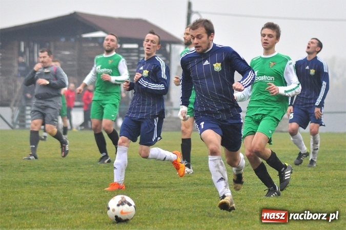Zdjęcie w galerii na portalu naszraciborz.pl: Gol w doliczonym czasie dał trzy punkty Rudom wiadomości z regionu