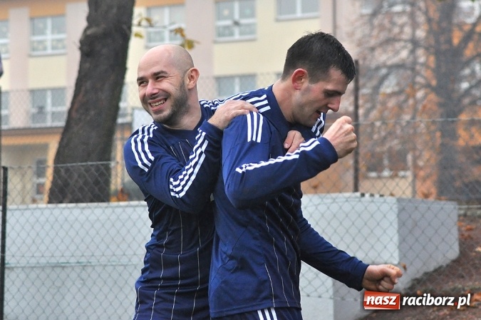 Zdjęcie w galerii na portalu naszraciborz.pl: Gol w doliczonym czasie dał trzy punkty Rudom wiadomości z regionu