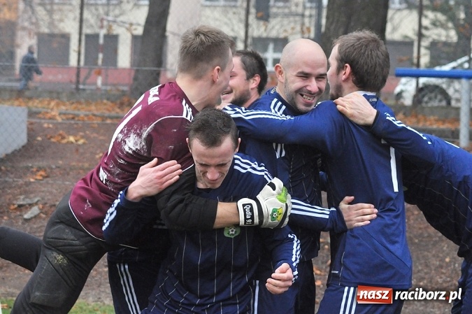 Zdjęcie w galerii na portalu naszraciborz.pl: Gol w doliczonym czasie dał trzy punkty Rudom wiadomości z regionu