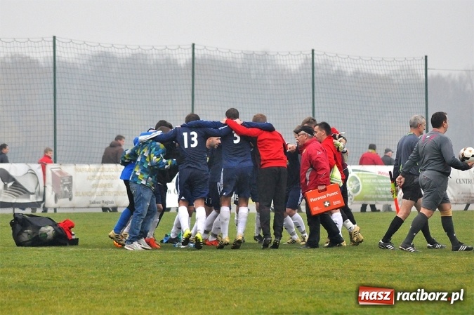 Zdjęcie w galerii na portalu naszraciborz.pl: Gol w doliczonym czasie dał trzy punkty Rudom wiadomości z regionu