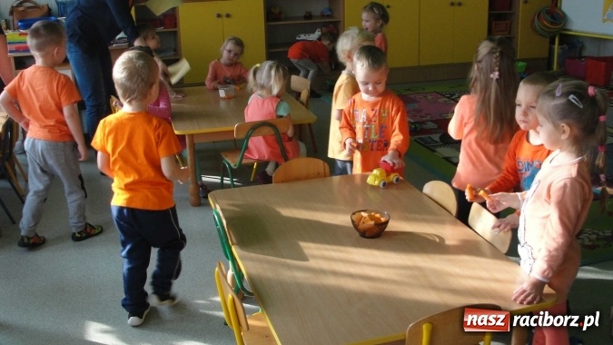 Zdjęcie w galerii na portalu naszraciborz.pl: Dzień Marchewki w Przedszkolu nr 26 wiadomości z regionu