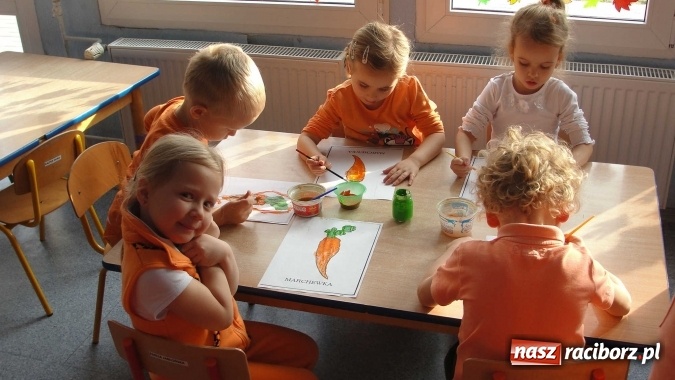 Zdjęcie w galerii na portalu naszraciborz.pl: Dzień Marchewki w Przedszkolu nr 26 wiadomości z regionu