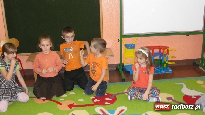 Zdjęcie w galerii na portalu naszraciborz.pl: Dzień Marchewki w Przedszkolu nr 26 wiadomości z regionu